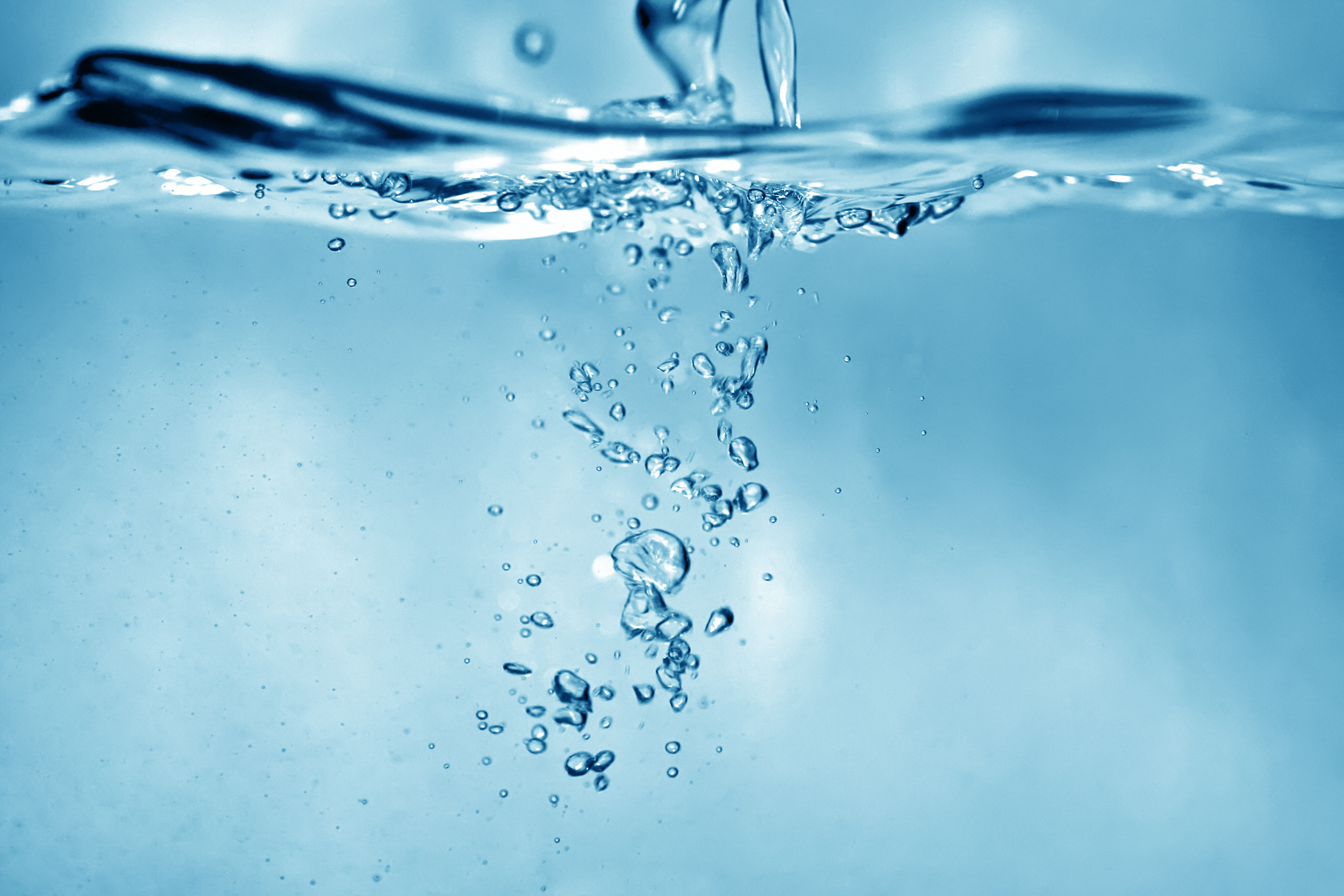 Wasser ist Leben. Mit keinem anderen Element hat der Mensch eine so enge Verbindung wie dem Medium Wasser.